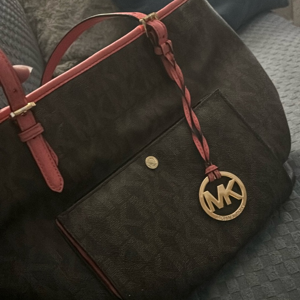 Practically brand new Michael Kors purse